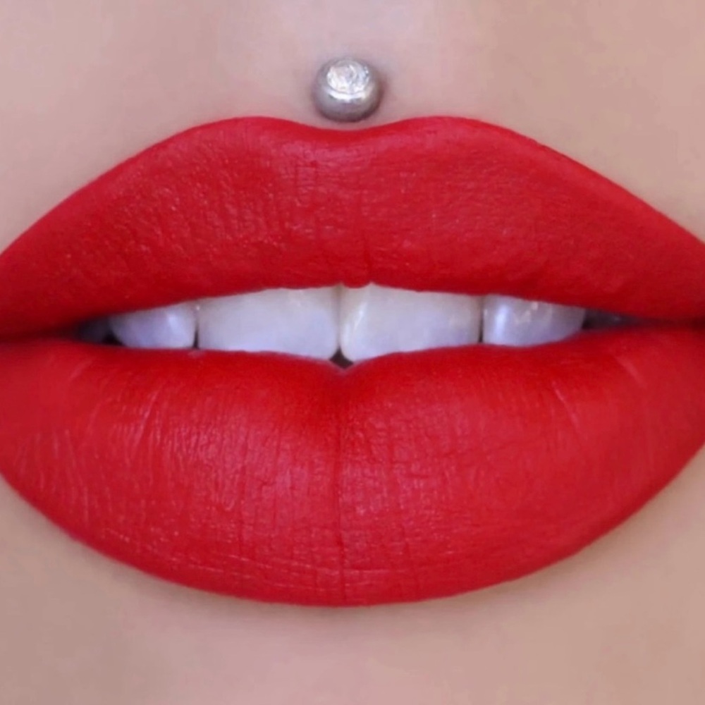 Jeffree Star REDRUM Velour Liquid Lipstick - Picture 3 of 3